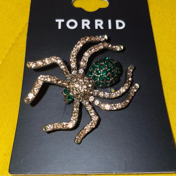Torrid Halloween Bejeweled Spider Brooch NEW - Picture 4 of 4